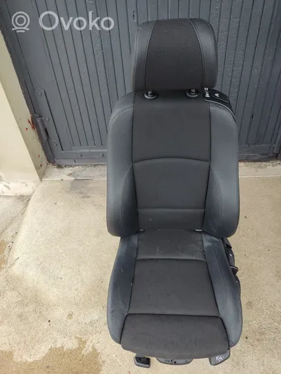 9131643 BMW 1 E81 E87 Front passenger seat, 95.00 € | RRR 