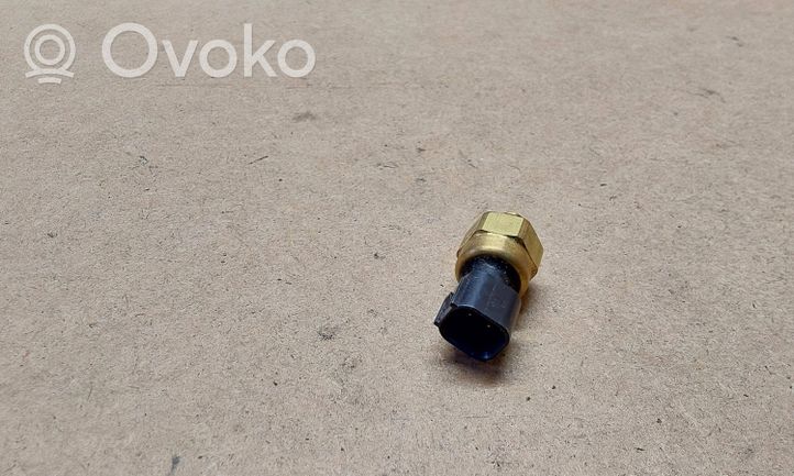 Ford Focus Oil pressure sensor 1076646