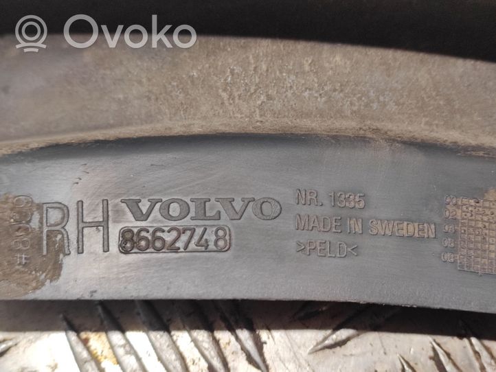 Volvo XC70 Garde-boue arrière 8662748