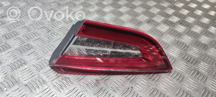 Maserati Quattroporte Lampy tylnej klapy bagażnika 670009228