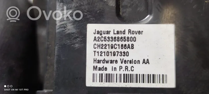 Jaguar XE USB-pistokeliitin A2C5336865800