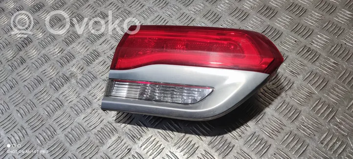 Jeep Grand Cherokee Задний фонарь в крышке P68236137AB