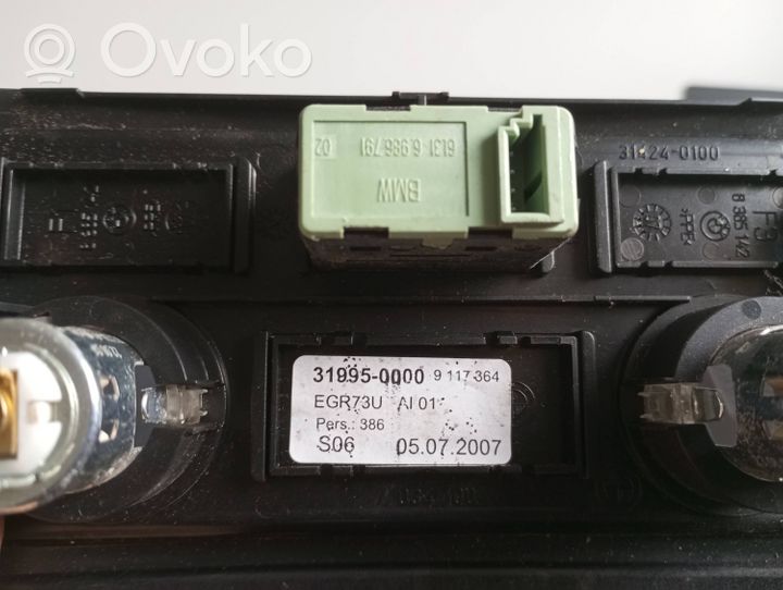 BMW 5 E60 E61 USB socket connector 319950000