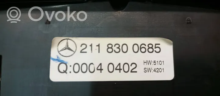 Mercedes-Benz E AMG W211 Ilmastoinnin ohjainlaite 2118300685