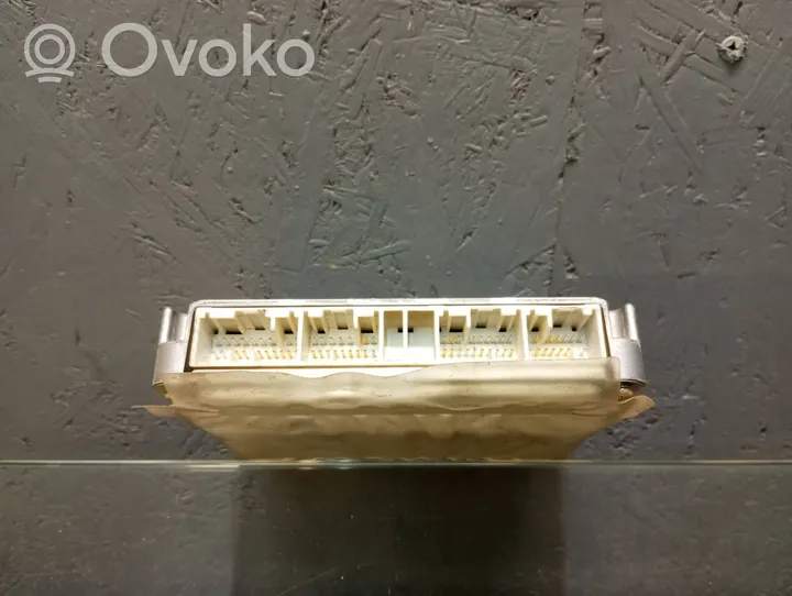 Toyota Corolla E120 E130 Sterownik / Moduł ECU 8966113270