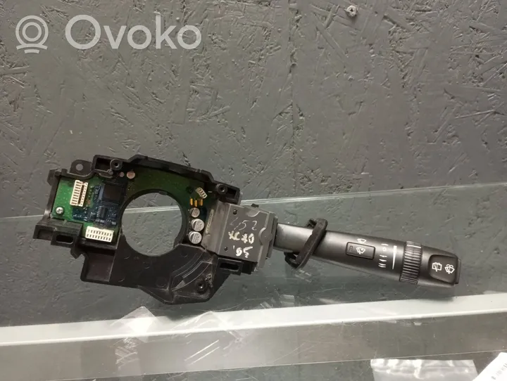 Volvo XC70 Wiper control stalk 30768101