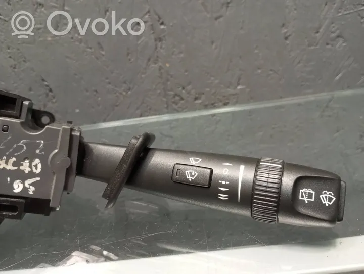 Volvo XC70 Manetka / Przełącznik wycieraczek 30768101