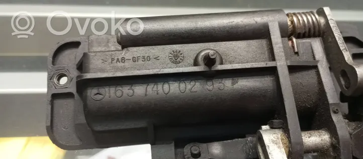 Mercedes-Benz ML W163 Griff Taster Öffner Heckklappe Kofferraumdeckel 1637400293