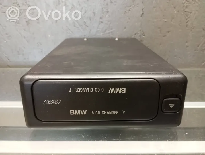 BMW 7 E38 CD / DVD-Wechsler 8361058