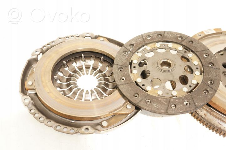 BMW 2 F45 Sprarats (peldošais / divmasu) 8613249HU 4612232 4612235