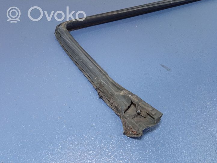 Toyota Celica T180 Joint en caoutchouc de porte avant 62382-20072