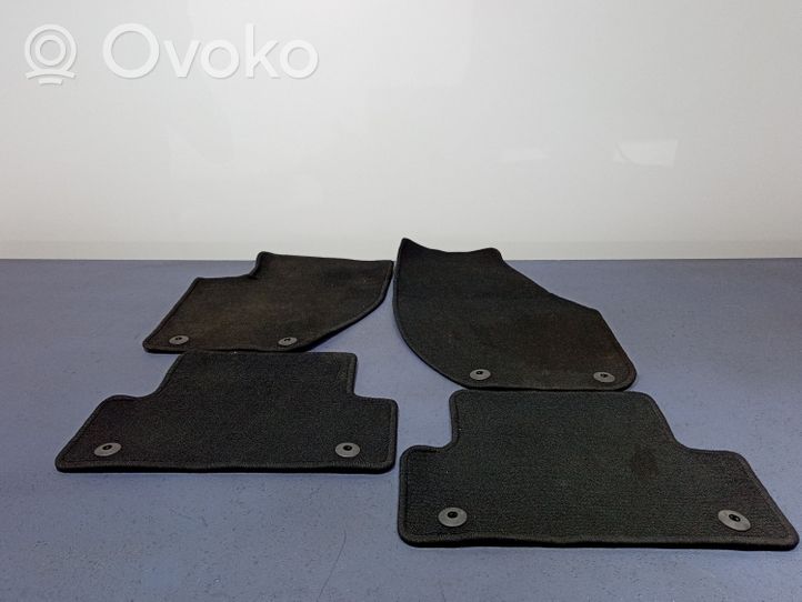 Volvo V40 Tapis de sol / moquette de cabine avant 01