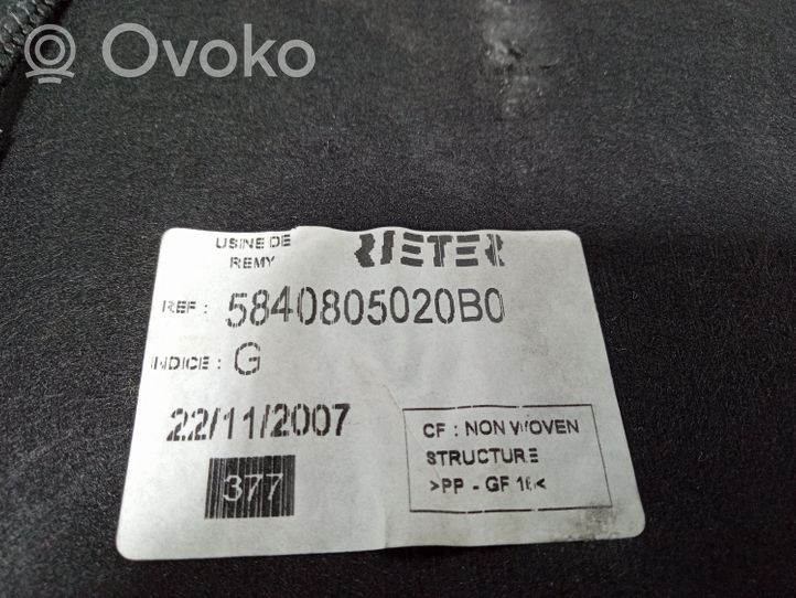 Toyota Avensis Verso Wykładzina podłogowa przednia 5840805020B0