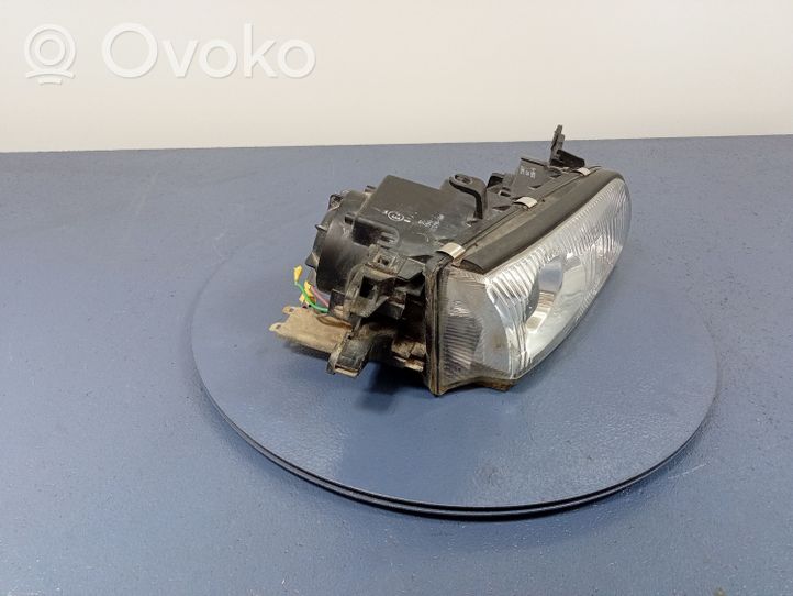 Mazda Xedos 9 Lampa przednia 96843-1