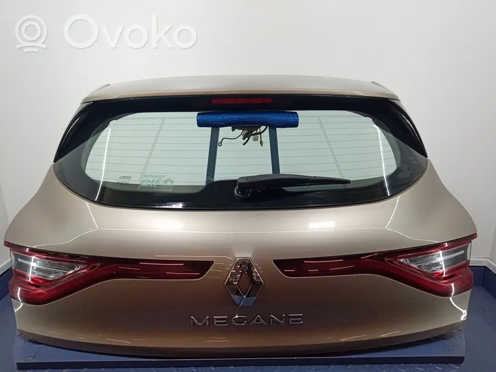 Renault Megane IV Takaluukun/tavaratilan kansi 01