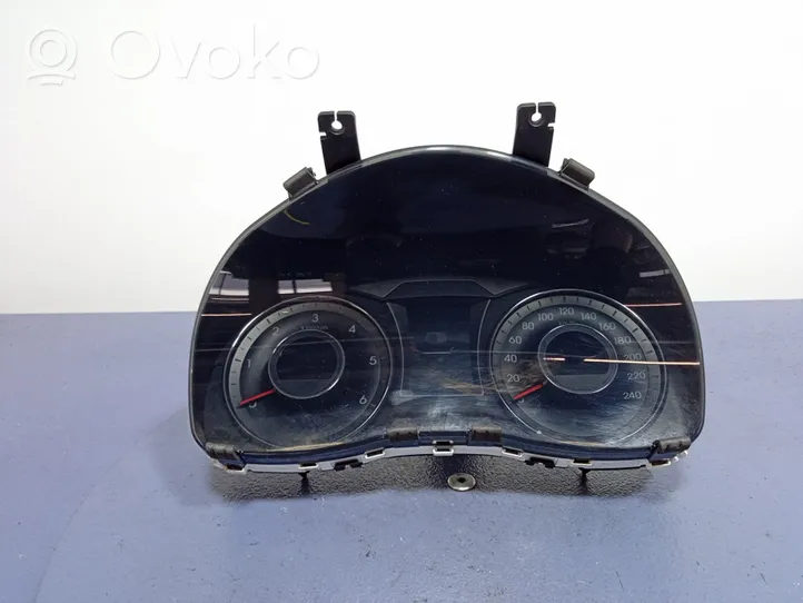 Hyundai i40 Tachimetro (quadro strumenti) 11616-01230