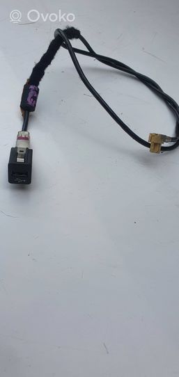 BMW 3 E92 E93 USB socket connector 9237656