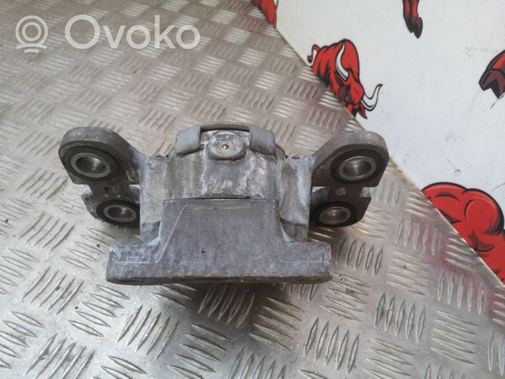 Land Rover Evoque I Gearbox mount EJ327M121AD