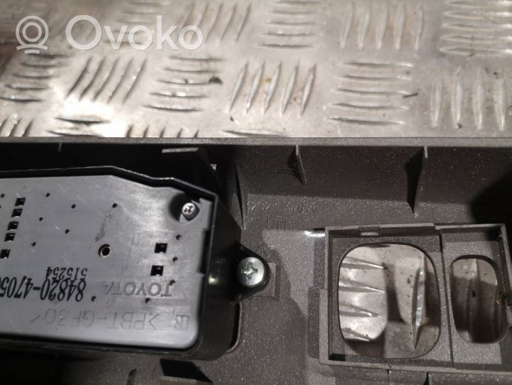 Toyota Prius (XW30) Elektrisko logu slēdzis 8482047050