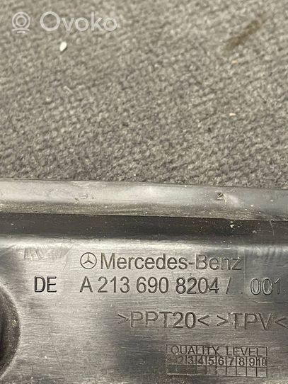 Mercedes-Benz E W213 Takaluukun koristelista A2136908204