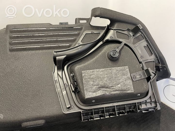 Audi A5 Apatinis, bagažinės šono, apdailos skydas 8W6863879L