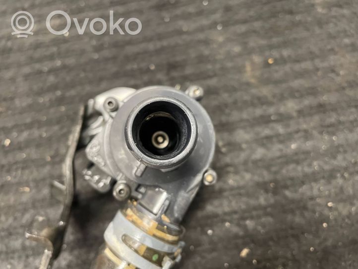 Audi Q3 F3 Pompe à eau de liquide de refroidissement 5Q0121599Q