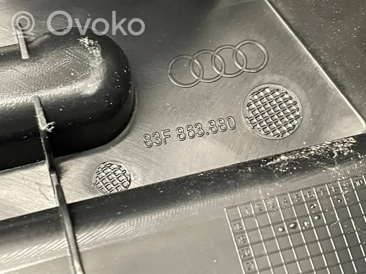Audi Q3 F3 Tavaratilan sivuverhoilu 83F863880