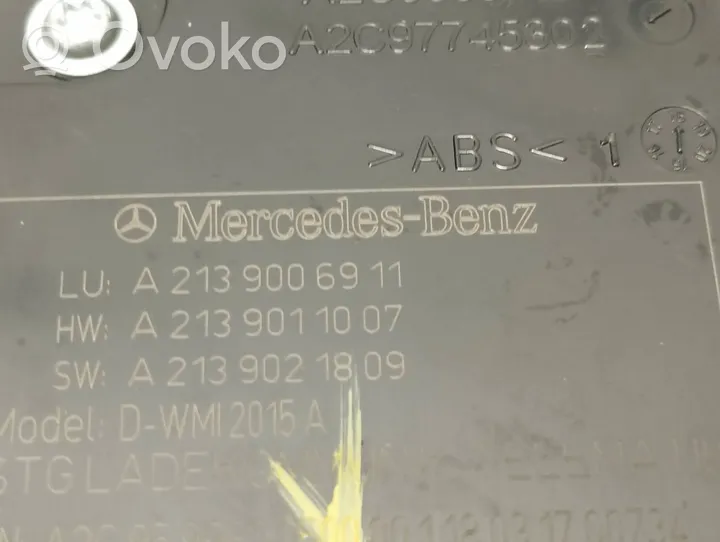 Mercedes-Benz E W213 Panneau de garniture tableau de bord A2136802403