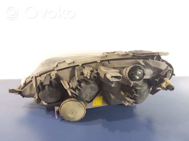 Mercedes-Benz Vaneo W414 Lampa przednia 0301189202