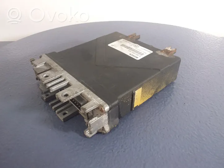 Volkswagen Transporter - Caravelle T4 Komputer / Sterownik ECU silnika 0261200334