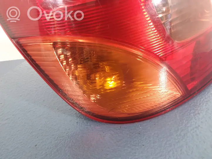 Toyota Corolla Verso E121 Lampa tylna 13-71