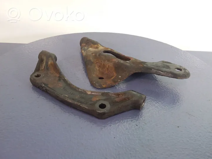 BMW 7 E32 Supporto di montaggio scatola del cambio 1132049