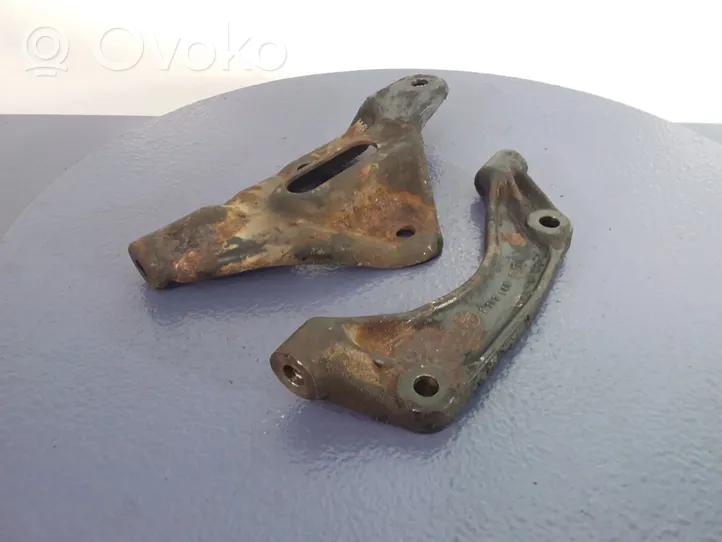 BMW 7 E32 Supporto di montaggio scatola del cambio 1132049