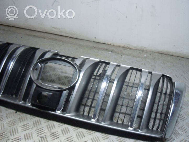 Toyota Land Cruiser (J150) Grille calandre supérieure de pare-chocs avant 