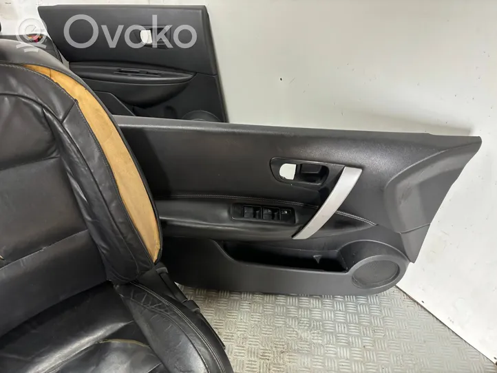 Nissan Qashqai Sėdynių / durų apdailų komplektas 