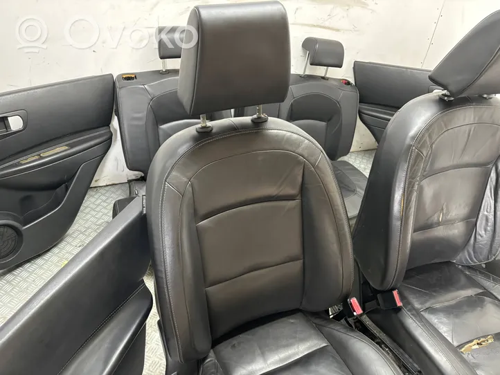 Nissan Qashqai Sėdynių / durų apdailų komplektas 