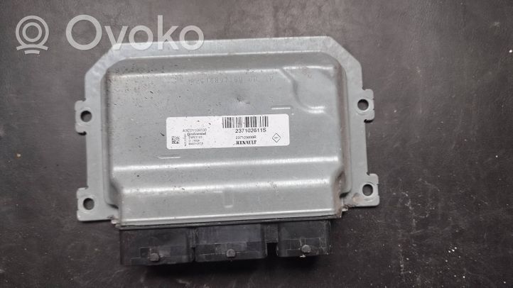 Dacia Duster Komputer / Sterownik ECU silnika 237102611S