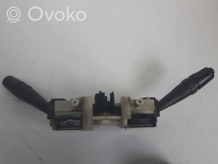 Hyundai Terracan Interruptor/palanca de limpiador de luz de giro 9340039201