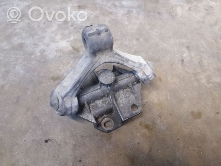 Audi A4 S4 B5 8D Staffa/supporto di montaggio della marmitta 4B0253663D