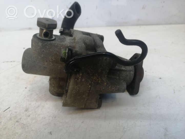 Audi A4 S4 B5 8D Vairo stiprintuvo siurblys 8D0145156