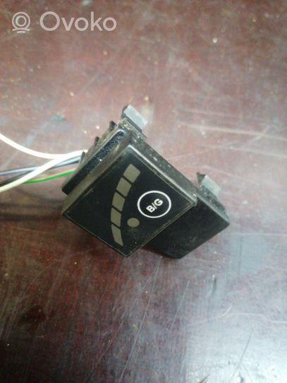 Volkswagen PASSAT B5 Fuel (gas) shift switch 