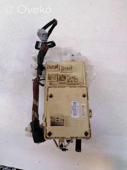 Toyota Corolla Verso E121 Module de fusibles 905765