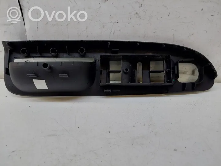 Volkswagen PASSAT B6 Front door interior handle trim 3c1867171