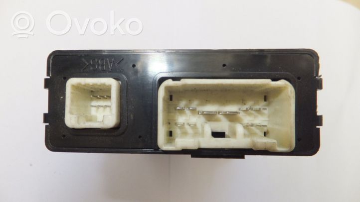 Toyota Land Cruiser (J200) Altre centraline/moduli TOYOTA8981560050