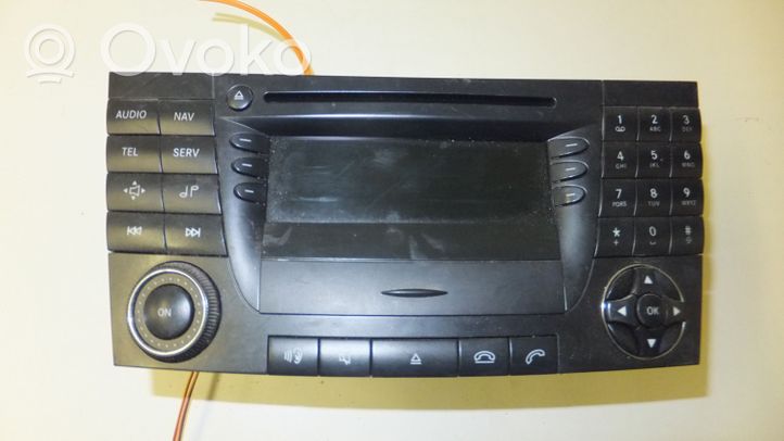 Mercedes-Benz E W211 Radio/CD/DVD/GPS-pääyksikkö A2118201079