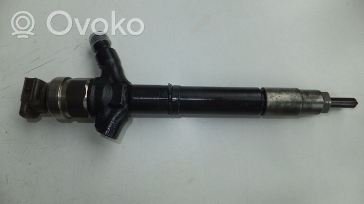 Toyota Land Cruiser (J200) Polttoainesuutin 2367051020