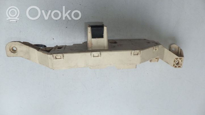 Toyota Land Cruiser (J100) Module de fusibles 