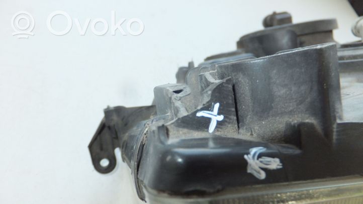 Toyota Land Cruiser (J100) Lampa przednia KOITO6067