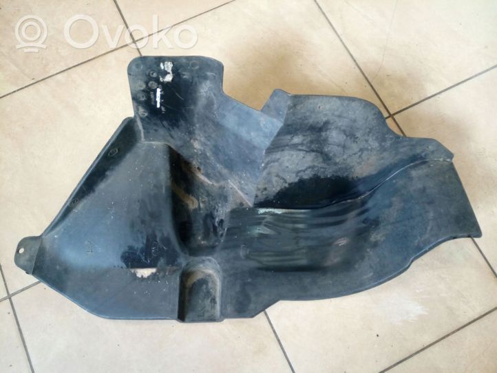 Volkswagen PASSAT B5.5 Engine splash shield/under tray 3B0825217B