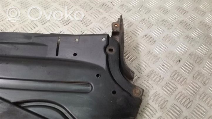 Seat Exeo (3R) Vidusdaļas apakšas aizsargs 3R0825215A